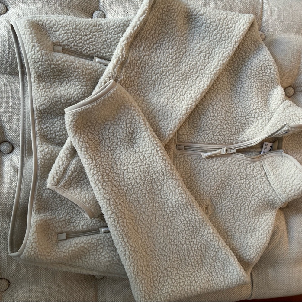 Aritzia Polartec cropped fleece
